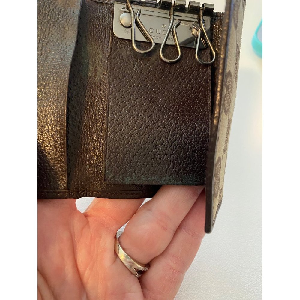 Gucci Classic Monogram Key Case Authentic - Picture 3 of 15